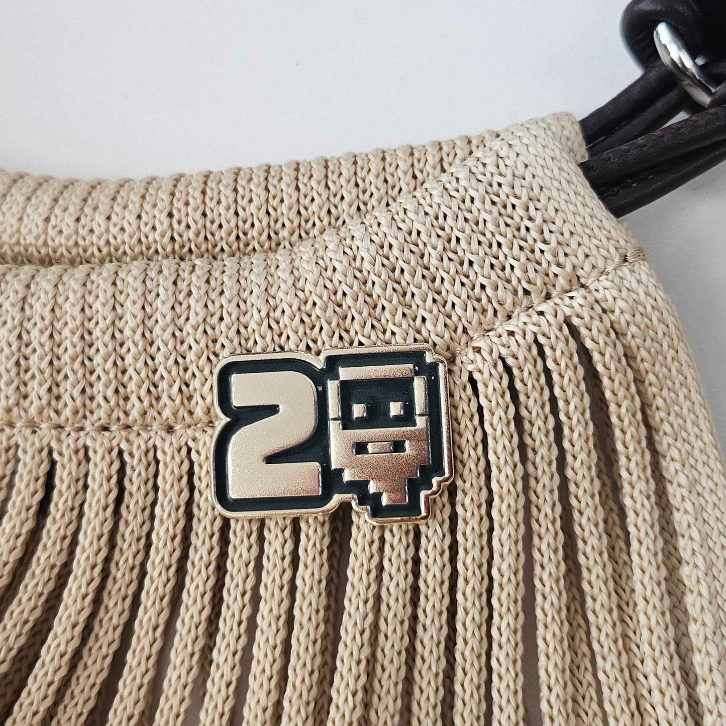 [Limited Edition] 20th Anniversary Pin